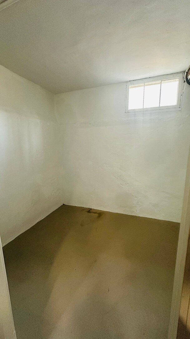 Building Photo - 124 W Crystal Lake Ave