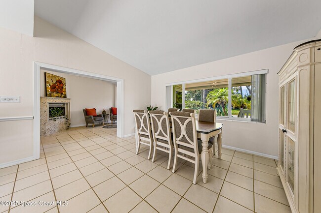 Building Photo - 251 Avenida De La Vista