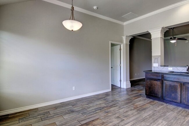 Building Photo - 3021 Cantabria St