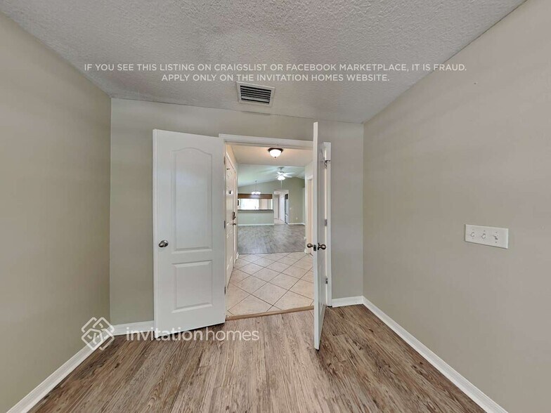 Building Photo - 10327 Avelar Ridge Dr