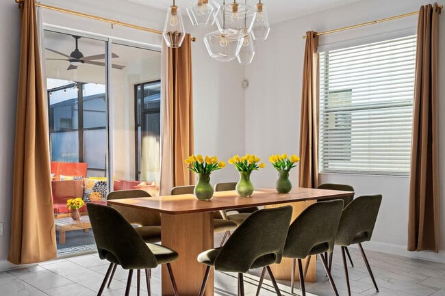 Building Photo - 4736 Sleepy Hollow Dr