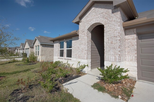 Building Photo - 15223 Mayflower St