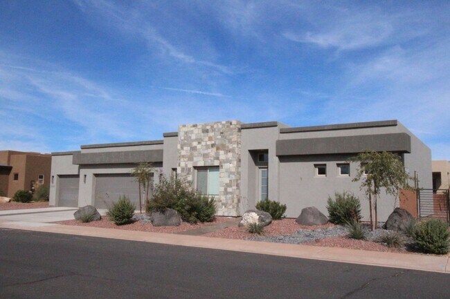 Building Photo - Move in Ready - Sand Hollow and Dunes Retreat