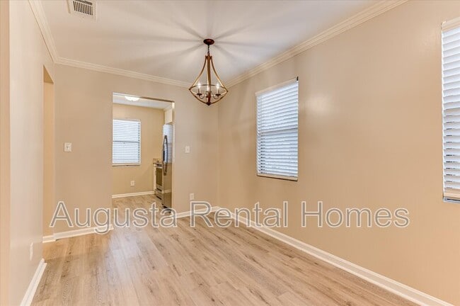 Building Photo - 1404 Johns Rd