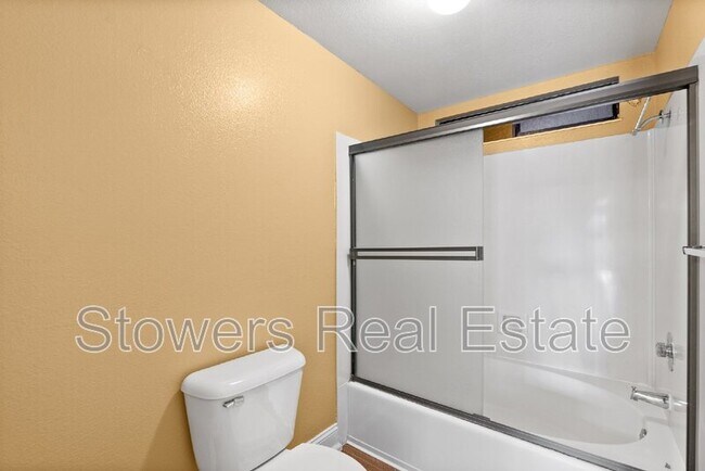 Building Photo - 1825 N Forest Hill Pl