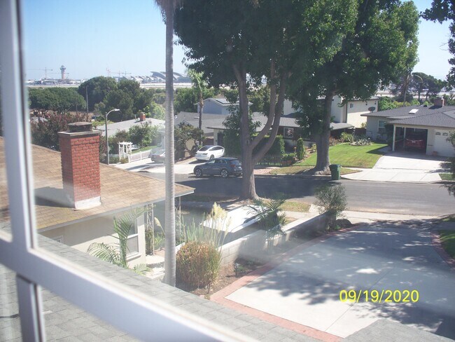 Building Photo - 7339 W 91st St