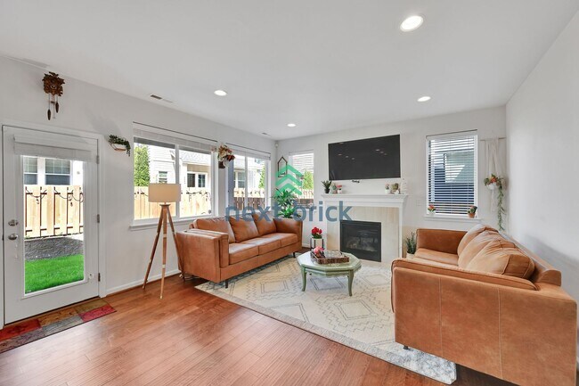 Building Photo - Spacious 4-Bed & 2.5 Bath Single Family Ho...