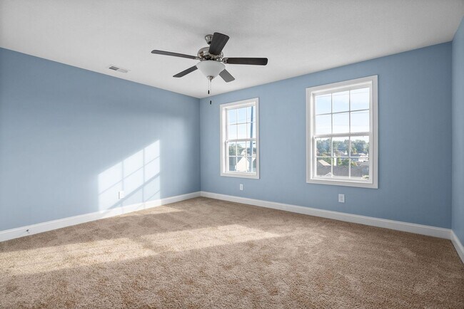 Building Photo - Stunning home ready to make yours !