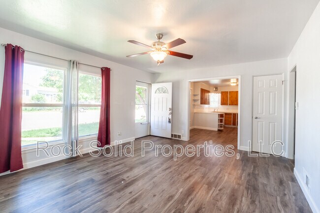 Building Photo - 1103 Platte Ave