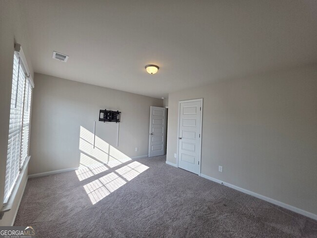 Building Photo - 136 Red Birch LN
