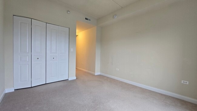 Building Photo - 101 Pointe Dr