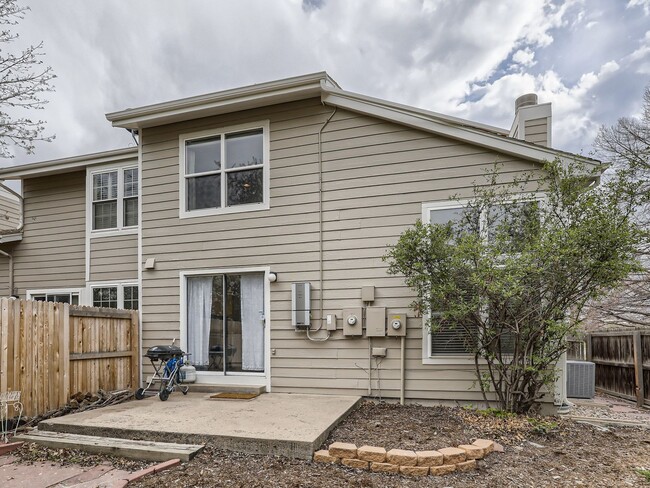 Building Photo - Updated Townhome in Indian Creek