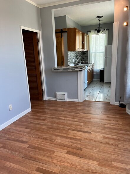 Building Photo - 138 N 31st Ave