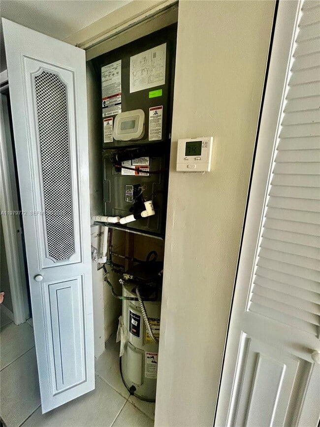 Building Photo - 1200 St Charles Pl