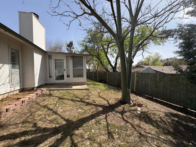 Building Photo - Charming 3-Bedroom Home in the Heart of Sa...