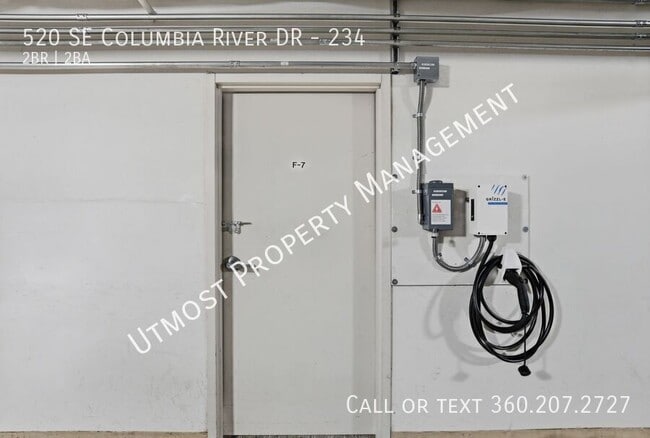 Building Photo - 520 SE Columbia River Dr