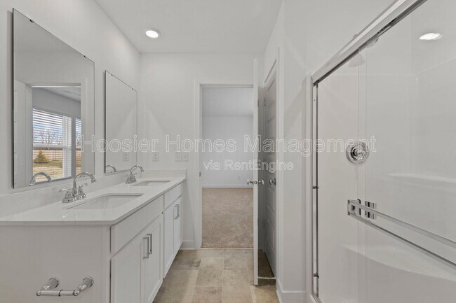 Building Photo - 15274 Farrington Rd