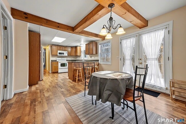 Building Photo - 15 Indian Hill Ln