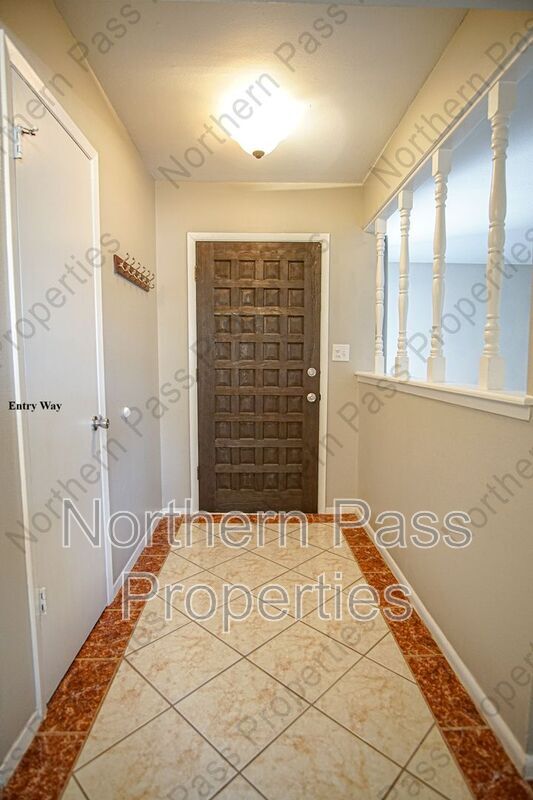 Building Photo - 5125 Round Rock Dr