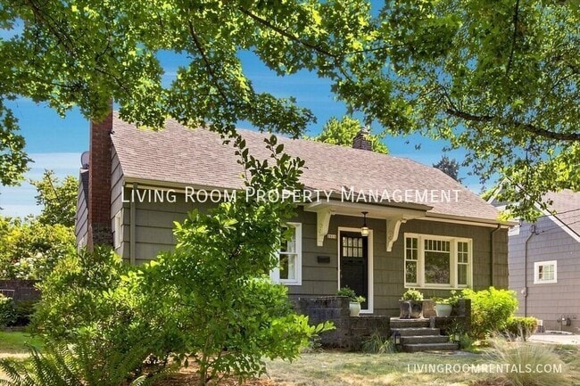 Building Photo - 2614 NE 33rd Ave