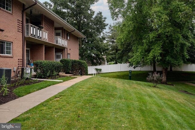 Building Photo - 5605 Franconia Rd