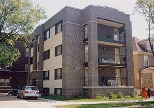 Building Photo - 415 N Henry St