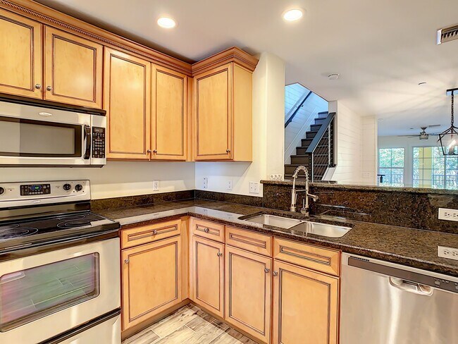 Building Photo - BEAUTIFULLY UPDATED 2 BED, 2.5 BATH CONDO IN WILLOWBROOK WITHIN LAKEWOOD RANCH