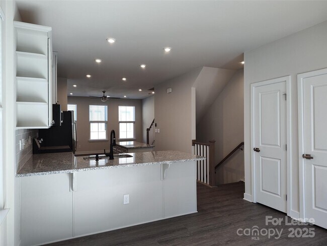 Building Photo - 6025 Fonsac Ln