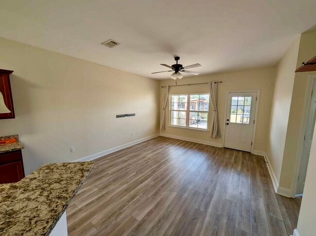 Building Photo - 204 Spencer Pl