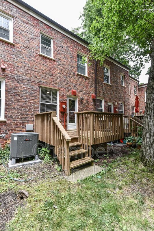 Building Photo - 1400 S Barton St