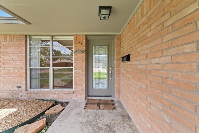 Building Photo - 4118 Donna Lynn Dr