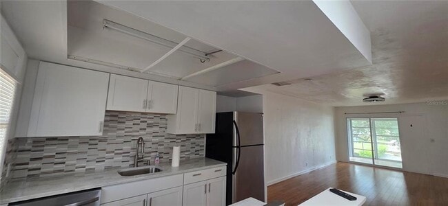 Building Photo - 1433 S Belcher Rd