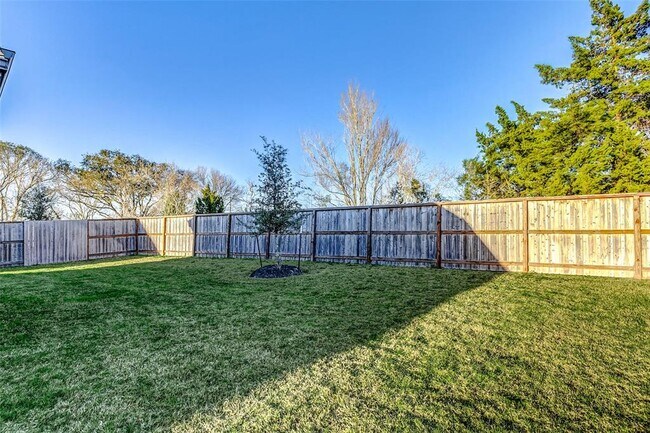 Building Photo - 5110 Morrison Dr