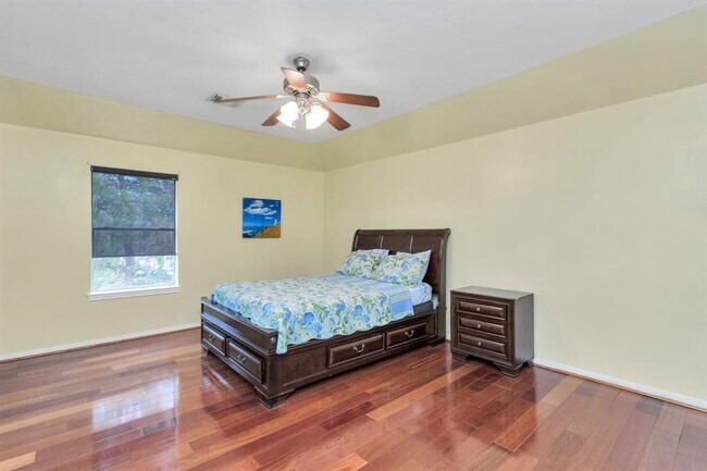 Building Photo - 12002 Newport Shore Dr