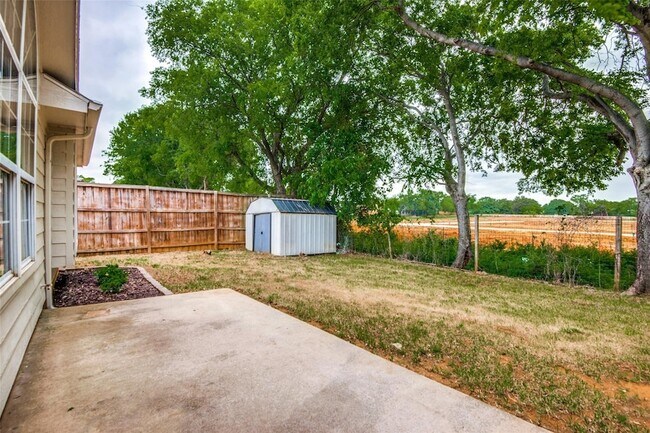 Building Photo - 759 Winding Oak Bend