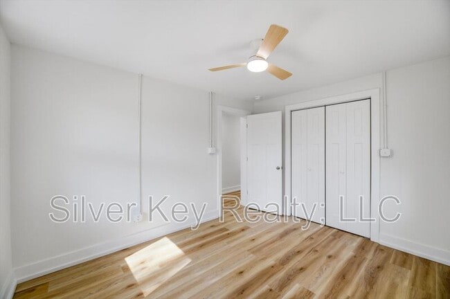 Building Photo - 2113 W Madison Ave