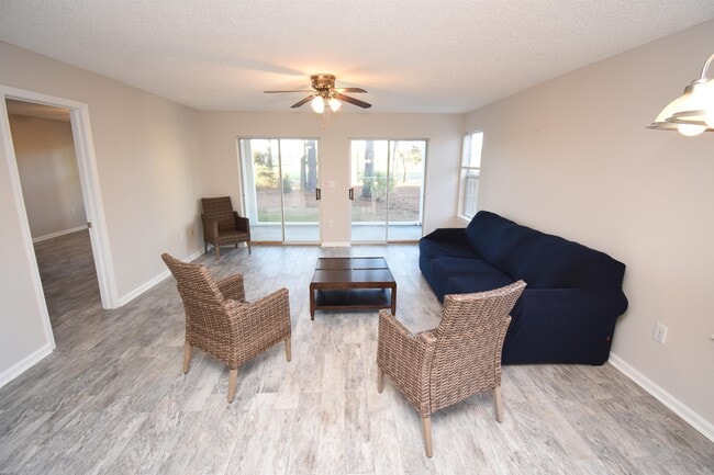 Building Photo - 4990 Windsor Green Way