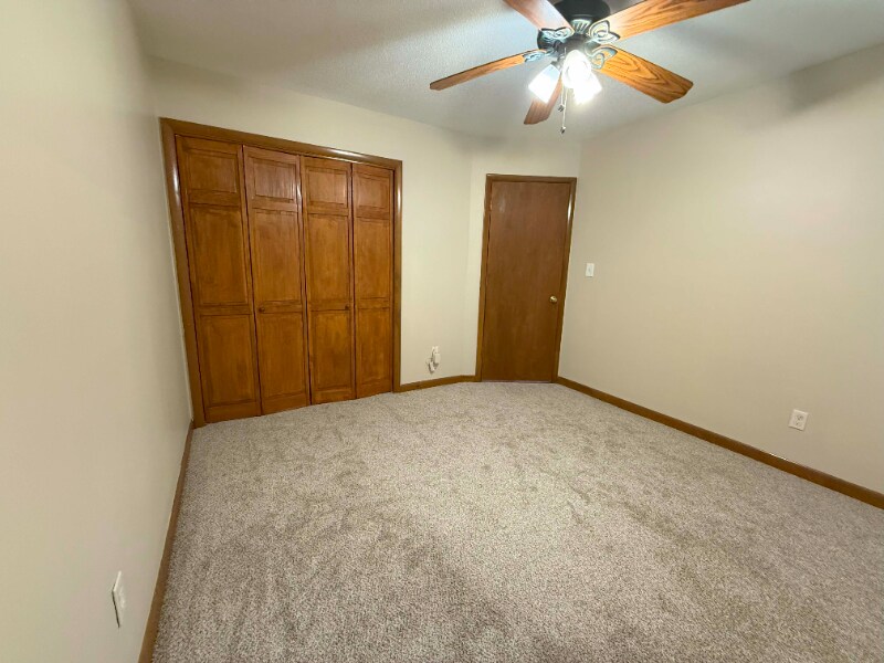 Building Photo - 300 Bonita Ct