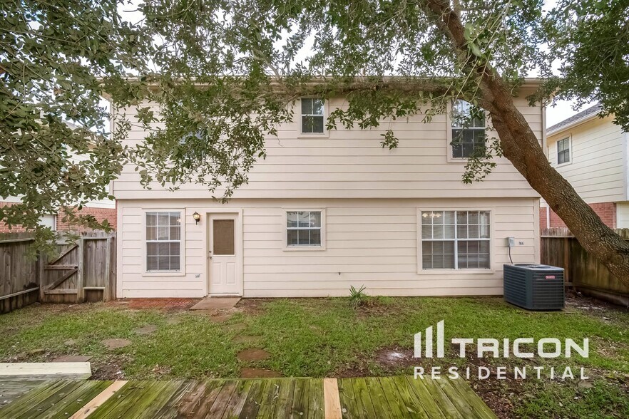 Building Photo - 3703 Bent Springs Ln