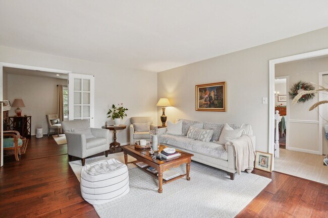 Building Photo - ocated in a sought-after community with to...