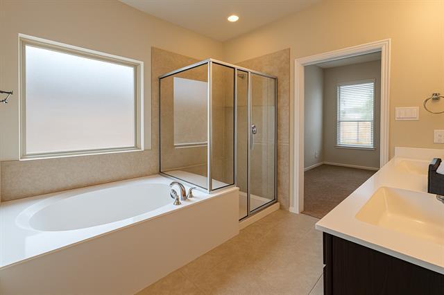 Building Photo - 15841 Oak Pointe Dr