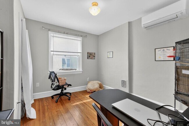 Building Photo - 3147 Edgemont St