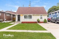 Building Photo - 510 E Clarendon Dr