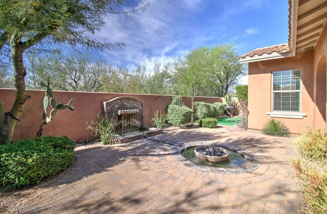 Building Photo - 9427 E Trailside View