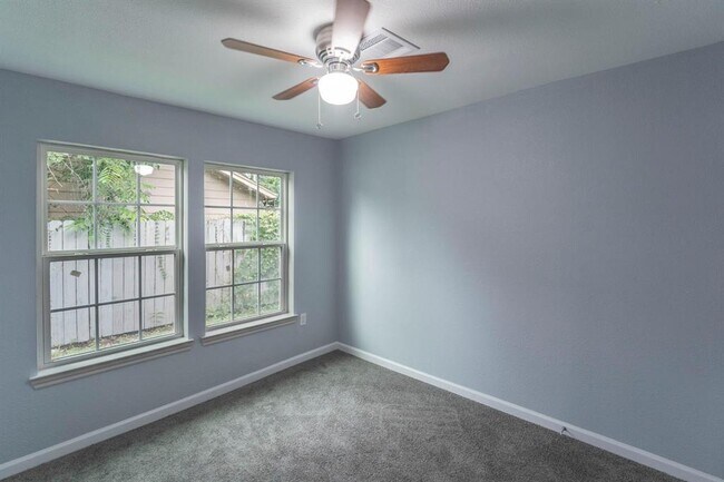 Building Photo - 4118 Groton Dr