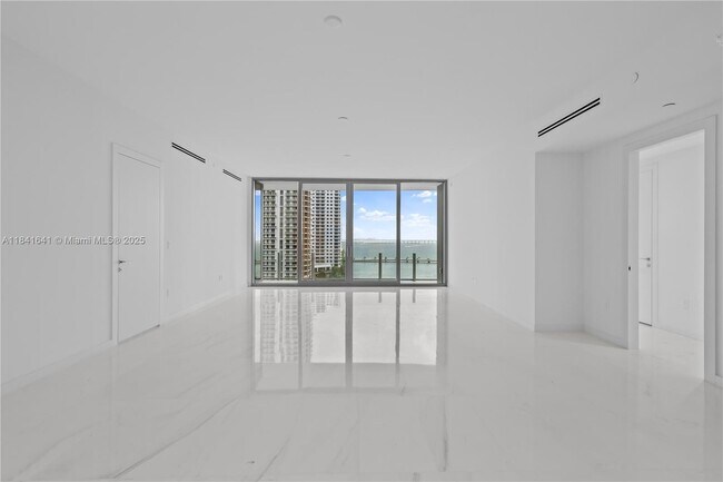 Building Photo - 300 Biscayne Blvd Way