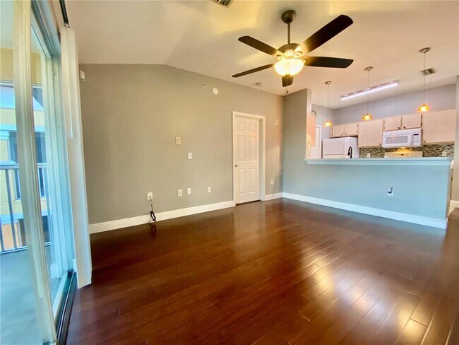 Building Photo - 5451 Vineland Rd