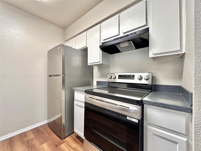 Building Photo - 7111 US-290