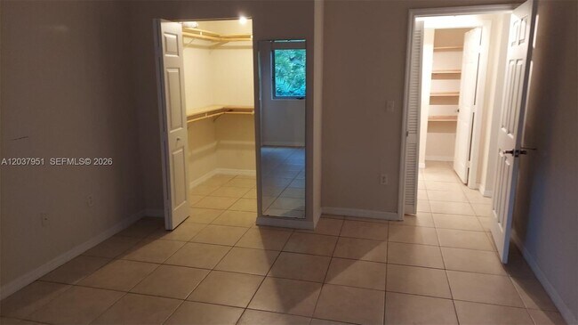 Building Photo - 2630 SW 28th St