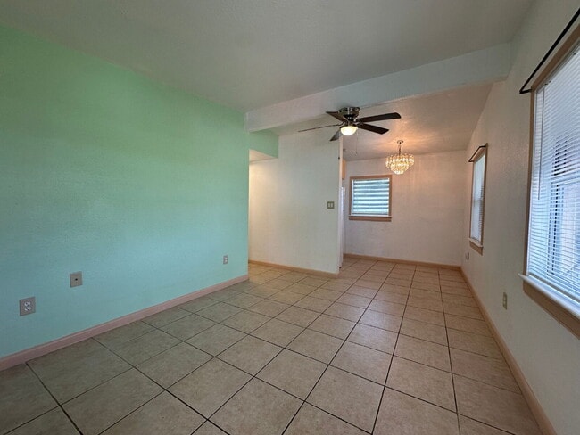 Building Photo - Charming 3 Bedroom, 1 Bath Home in Port Ch...
